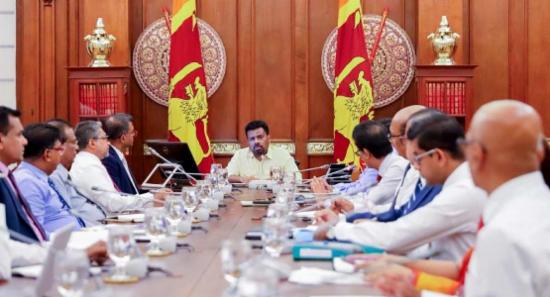 ආර්ථිකය රැකගන්න ජනපතිගෙන් කඩිනම් පියවර